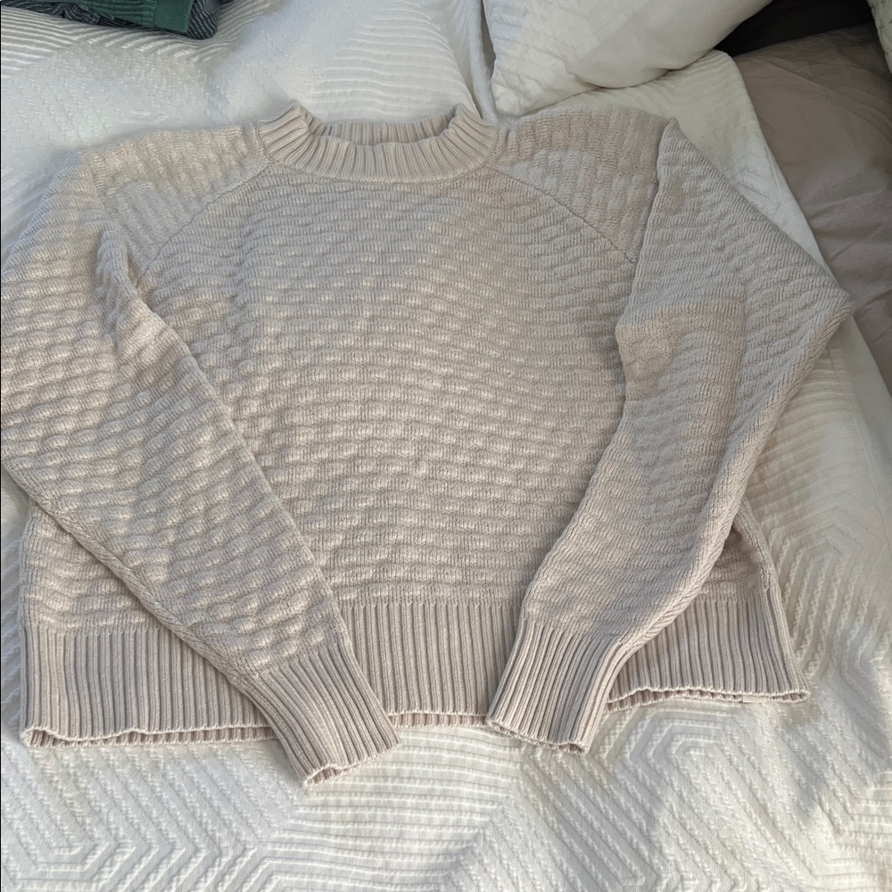 Lululemon Women's Cream Sweater